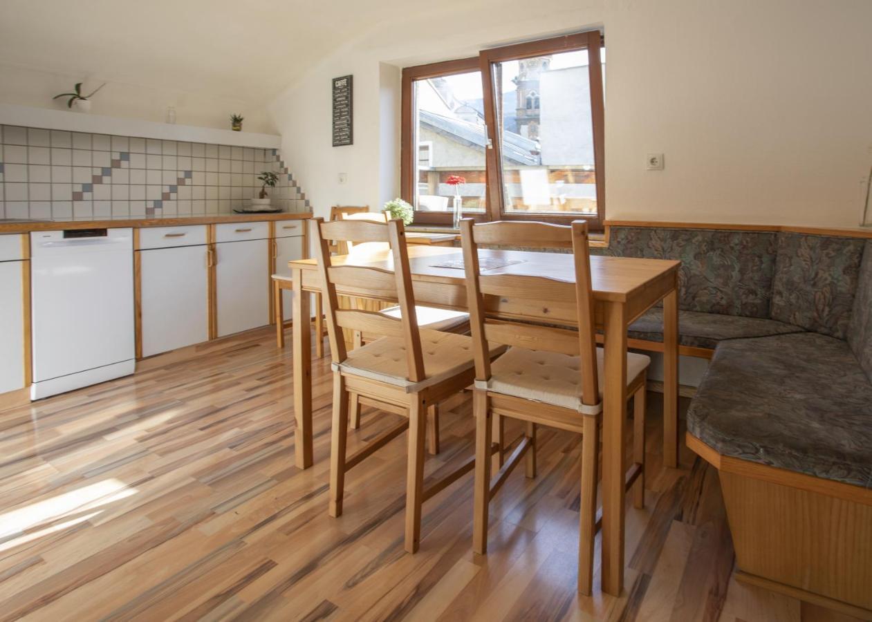 Cozy Old Town Apartment Hall in Tirol Exterior photo