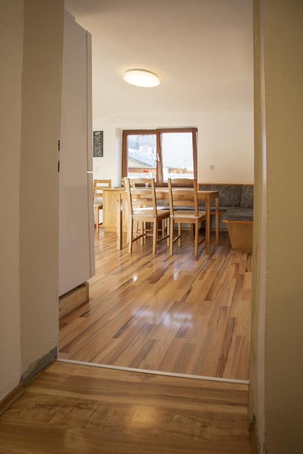 Cozy Old Town Apartment Hall in Tirol Exterior photo
